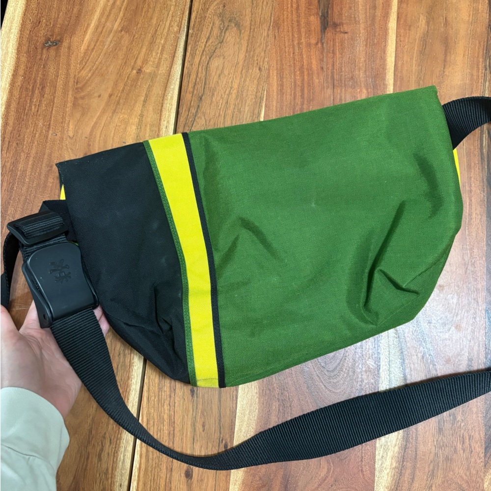 Crumpler messenger bag - Picture 2 of 8